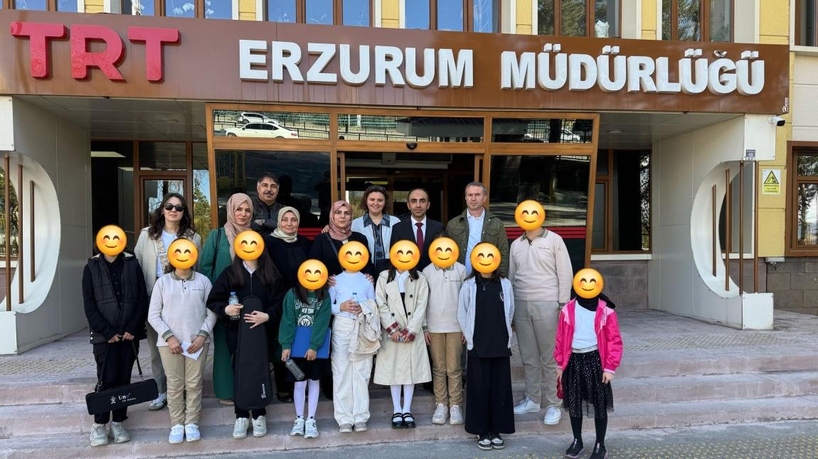 Çocuğun Kalbinden, Kaleminden Annem Temasıyla TRT Erzurum Radyosuna Konuk Olduk